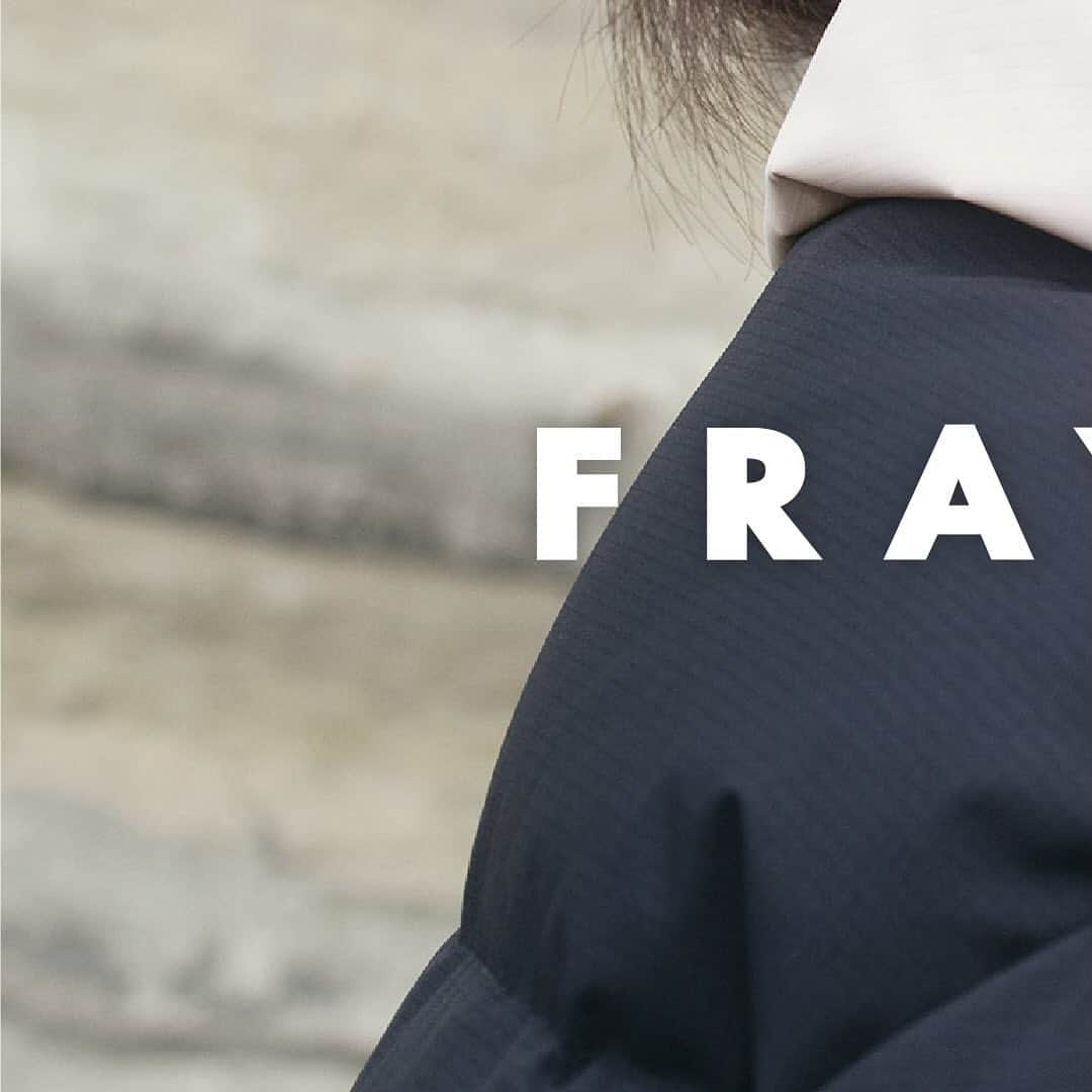 フレイアイディーのインスタグラム：「FRAY I.D× Foxfire   フィッシングベストで名を馳せる、 日本発のアウトドアブランドFoxfireとの 初コラボレーションが実現。  “True to nature”を掲げ、自然との融和や共生をなす ナチュラリストのための リアルクロージングを提供するFoxfire。 そんなFoxfireがもつ機能性と、FRAY I.Dが得意とする 抜け感のあるシルエットやモードな要素を掛け合わせた 全2型のアウターウェアが登場します。  アウトドアでも活躍する高機能を備えながら、 削ぎ落とされたデザインでタウンユースにも最適。 ユニセックスで着用可能なアイテムを揃えました。  11.15 fri より全国発売開始。 COCOON DOWN JACKET ¥49,500 tax in  #frayid」