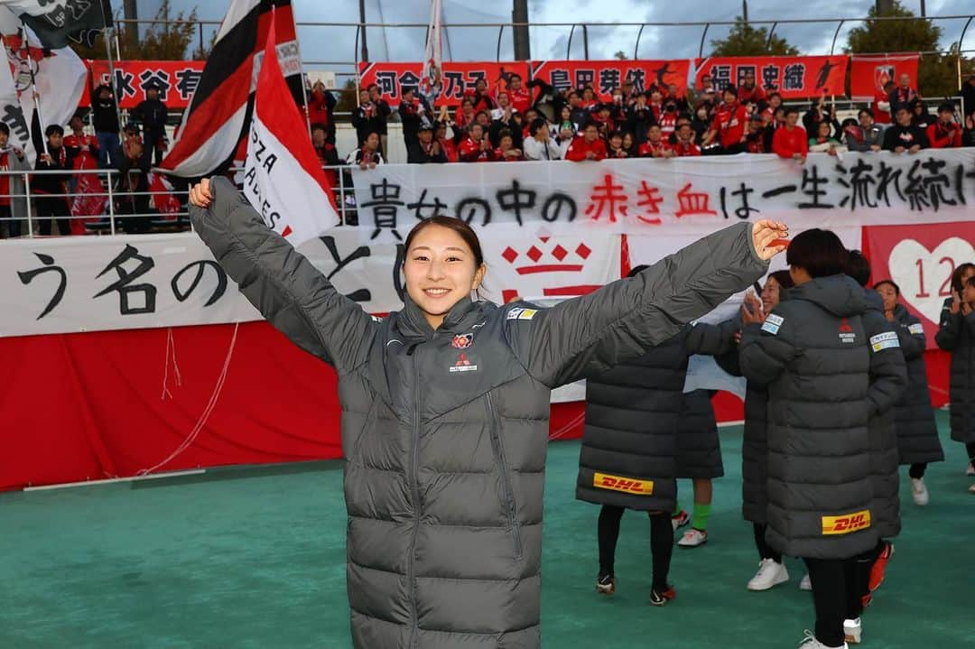 塩越柚歩のインスタグラム：「. リーグ開幕⚽️ まだまだこれから！やり続けます！ 応援ありがとうございました❤️‍🔥 ⁡ #WEリーグ #浦和レッズ #三菱重工浦和レッズレディース #塩越柚歩」