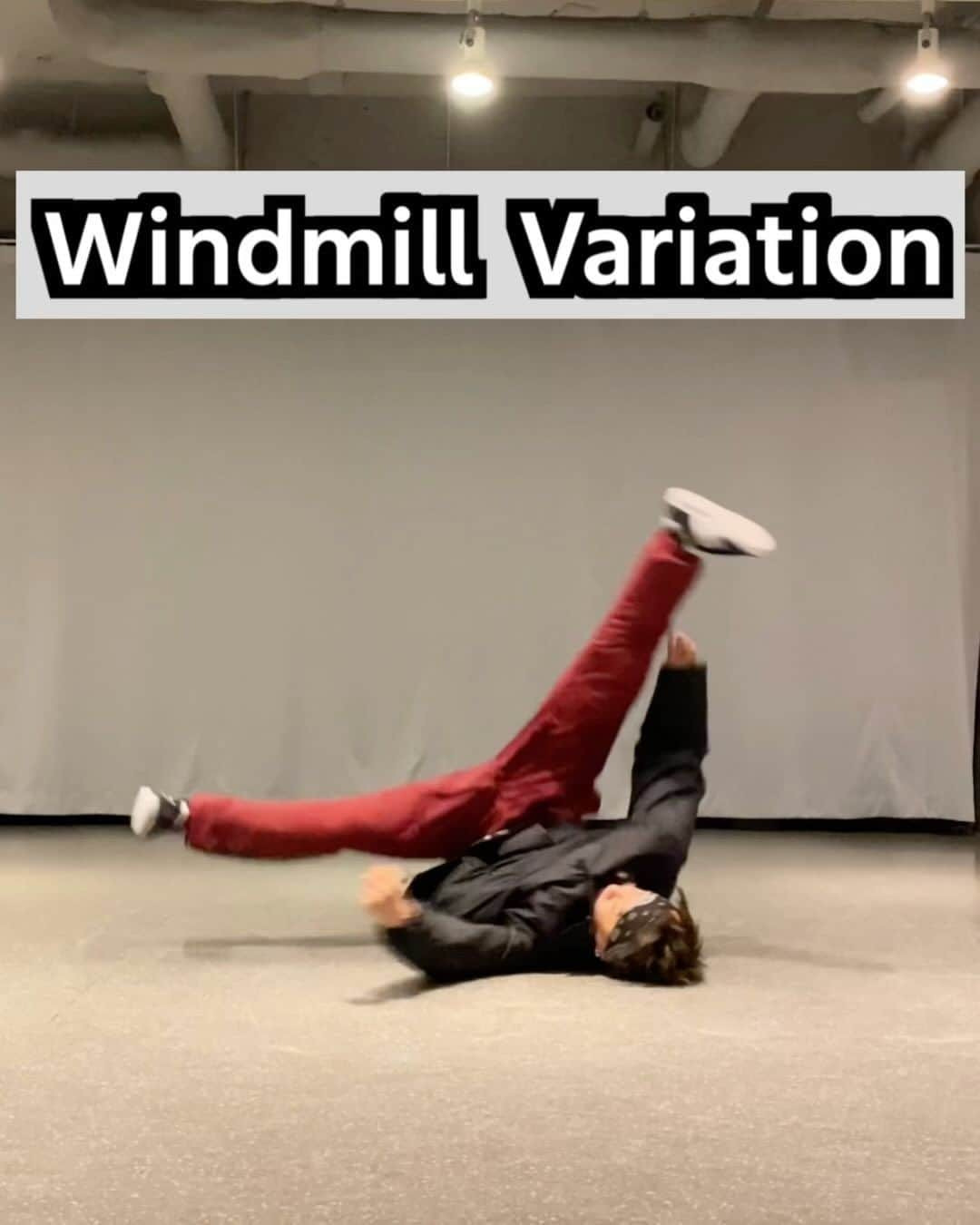 SNACK（野村直）のインスタグラム：「Windmill variation ウインドミル バリエーション #snackskillcollection  ㅤㅤㅤㅤㅤㅤㅤㅤㅤㅤㅤㅤㅤ ㅤㅤㅤㅤㅤㅤㅤㅤㅤㅤㅤㅤㅤ 1.Airplane 2.Barrel 3.Grab windmill 4. Statue of Liberty(inside hand) ㅤㅤㅤㅤㅤㅤㅤㅤㅤㅤㅤㅤㅤ follow me @bboysnack  ㅤㅤㅤㅤㅤㅤㅤㅤㅤㅤㅤㅤㅤ  Please storys share ㅤㅤㅤㅤㅤㅤㅤㅤㅤㅤㅤㅤㅤ ㅤㅤㅤㅤㅤㅤㅤㅤㅤㅤㅤㅤㅤ #powermove #breakin #breaking #spinskill #ウインドミル #エアプレーン #バレルウインド #grabwindmill #ブレイクダンス #パワームーブ @underworldgear @underworld.germany #underworldgear 2030土 231118土」