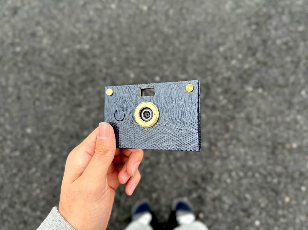 ベンドラメ礼生のインスタグラム：「2023.11.18  新しいオモチャ手に入れました。 #papershoot 📸。※カメラです」