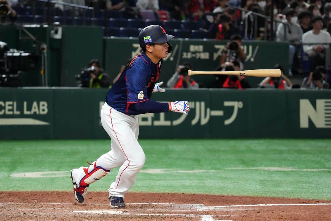 侍ジャパンさんのインスタグラム写真 - (侍ジャパンInstagram)「18日、「カーネクスト アジアプロ野球チャンピオンシップ2023」の3日目が行われ、侍ジャパンはオーストラリアと対戦。早川隆久の5回完全投球や藤原恭大の3安打などで10対0の8回コールド勝ちを収め、明日の決勝戦に弾みをつけました。  https://www.japan-baseball.jp/jp/news/press/20231118_2.html  #侍ジャパン #アジチャン #早川隆久 #小園海斗 #古賀悠斗 #万波中正 #吉村貢司郎 #藤原恭大 #石橋康太 #佐藤隼輔 #野村佑希 #清水達也」11月18日 20時37分 - samuraijapan_official