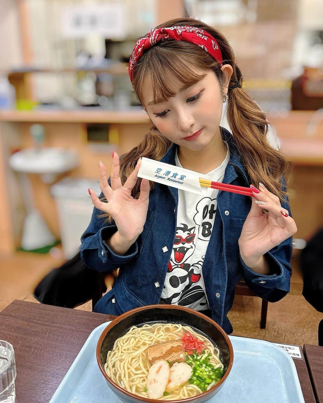 青野美沙稀さんのインスタグラム写真 - (青野美沙稀Instagram)「空港で食べた沖縄そば🤍  #沖縄 #okinawa #空港食堂 #沖縄そば #沖縄グルメ #沖縄料理」11月18日 20時38分 - misaki_aono