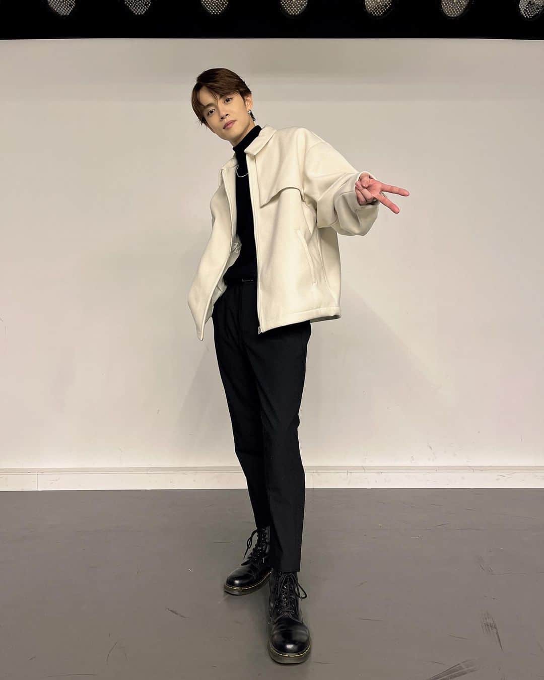 栗原航大さんのインスタグラム写真 - (栗原航大Instagram)「投稿が遅くなってしまいましたが…🍂  改めて、初のソロイベントに足を運んで下さってありがとうございました！！  たくさんの方に来て下さり、楽しんで貰えて本当に良かったです！！  もっと役者としても成長して、皆さんに応援して貰えるように頑張ります！！  お手紙やプレゼントもしっかり受け取らせて頂きました🙋🏻‍♂️ 本当にいつも励みになっています💪🏻  もっともっと皆さんが笑顔になれるように、楽しんで貰えるように精進していきます！！  これからも楽しみにしていて下さい😚」11月18日 20時39分 - ko_dai612