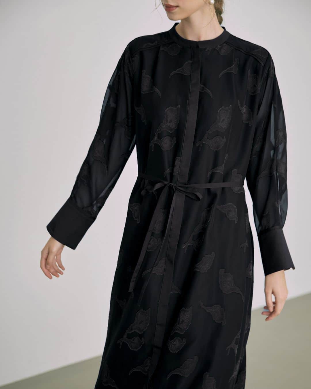 Dorry Dollさんのインスタグラム写真 - (Dorry DollInstagram)「【 399 】  オパールシャツワンピース Opal Shirt Dress  WEB限定　/　M　 brown　ivory　black　  お呼ばれドレスを選ぶならDorryDollで決まり🤍 みんなはどのドレスを選びますか？  2023.11  お呼ばれドレス気になると思った方。 DorryDollのドレスをもっと見たいと思ったアナタ。 ”いいね・保存・コメント”よろしくお願いします🌹  . ・ ・  #結婚式コーデ #結婚式ドレス #結婚式参列 #お呼ばれ #お呼ばれドレス #お呼ばれワンピ #お呼ばれコーデ #お呼ばれスタイル #フォーマルドレス #お食事会 #デートコーデ #ディナーコーデ #オケージョン #パーティードレス #ホカンス #新作ドレス #dorrydoll #ドリードール  ※※商品画像は、光の当たり具合やパソコンなどの閲覧環境により、 実際の色味と異なって見える場合がございます。予めご了承ください。」11月18日 20時45分 - dorry_doll_official