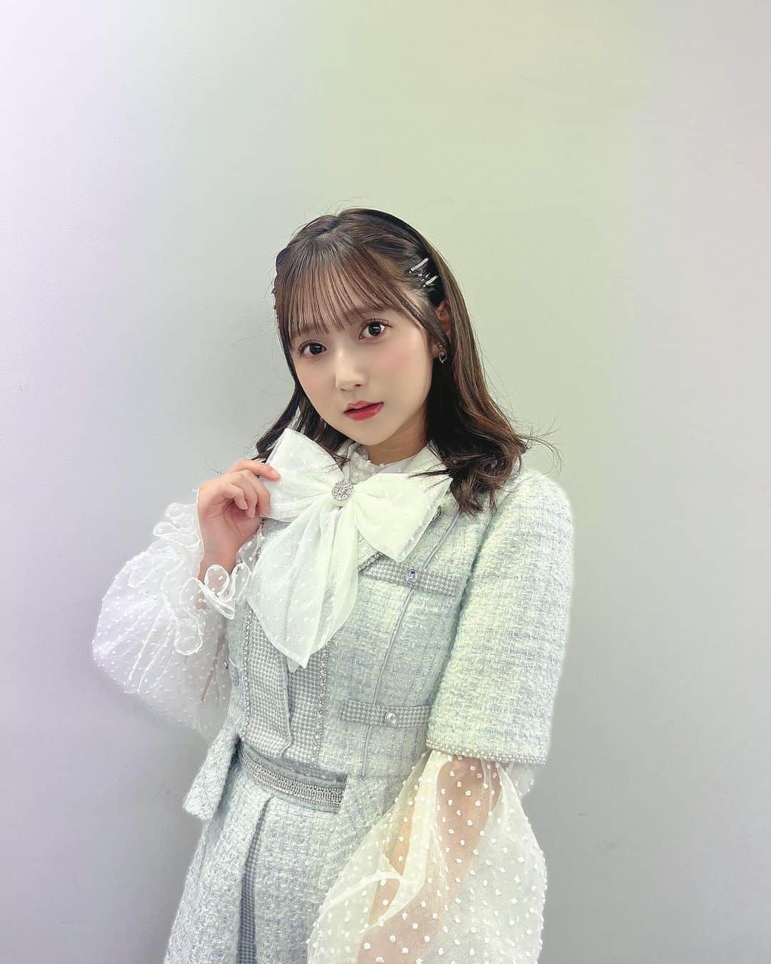 鈴木くるみさんのインスタグラム写真 - (鈴木くるみInstagram)「この衣装可愛すぎる🤍🩵 リボンおっきい🎀   #オサレ  #衣装  #リボン」11月18日 20時55分 - kurumi_akb48
