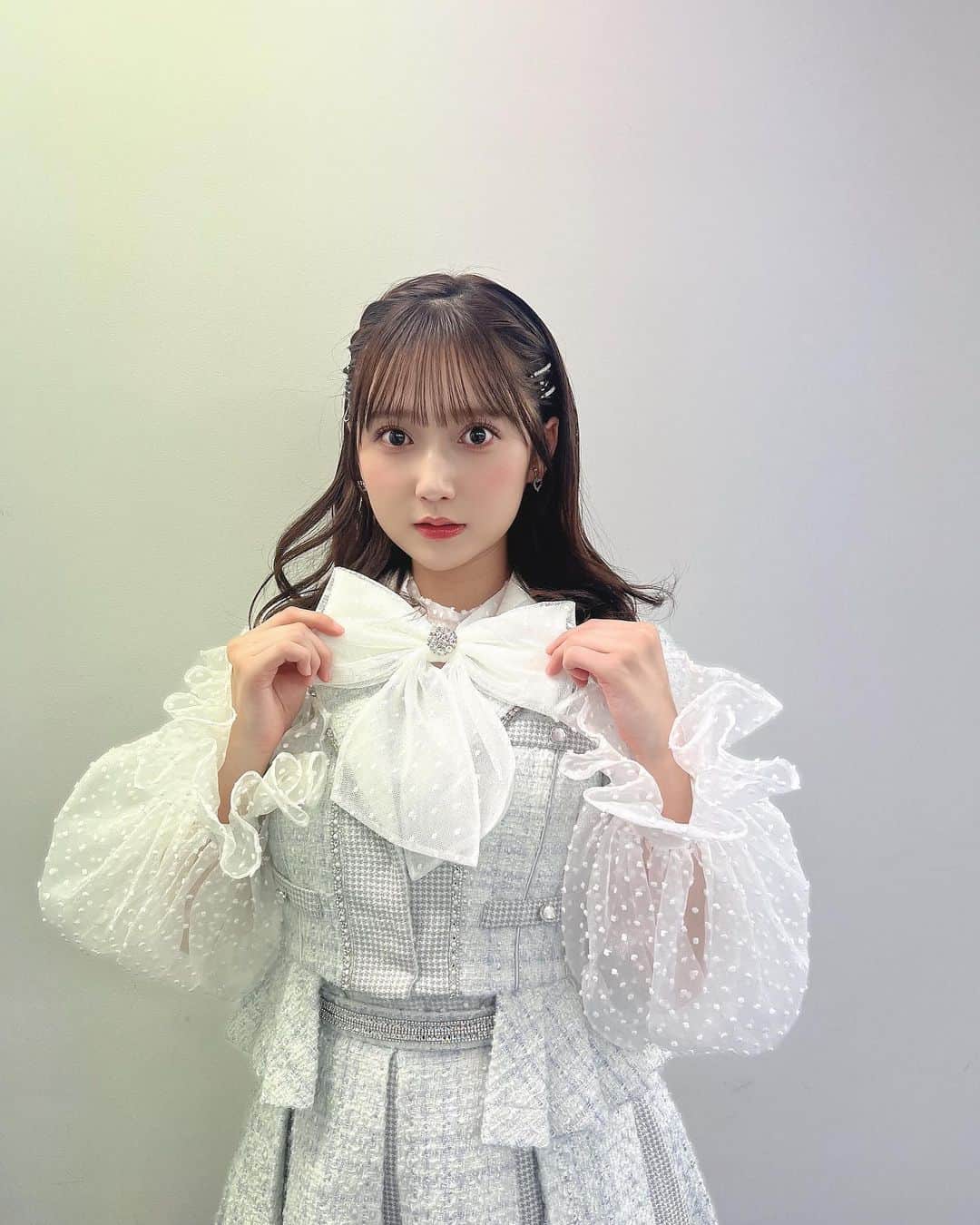 鈴木くるみさんのインスタグラム写真 - (鈴木くるみInstagram)「この衣装可愛すぎる🤍🩵 リボンおっきい🎀   #オサレ  #衣装  #リボン」11月18日 20時55分 - kurumi_akb48