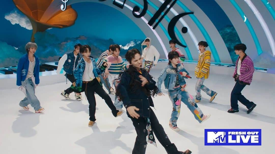 MTV Japanのインスタグラム：「SEVENTEENが新曲「God of Music」のパフォーマンスを披露！🤩   #MTVJapan #FreshOutLive #FOL #MTVFreshOutLive #SEVENTEEN」