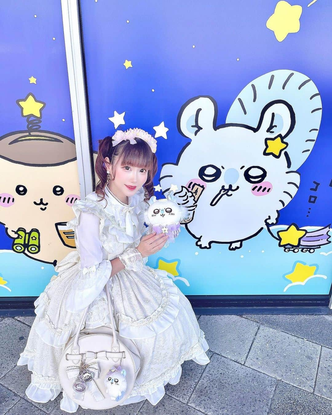 雨宮真梨子さんのインスタグラム写真 - (雨宮真梨子Instagram)「⁡ ⁡ ⁡ 大好きなモモンガちゃんと꒰՞o̴̶̷̤ᾥo̴̶̷̤՞꒱💜🍑🌟｡:* ⁡⁡ ⁡ ⁡ ⁡ #chiikawa #ちいかわ #ちいかわグッズ #ちいかわ好きな人と繋がりたい #ちいかわのいる生活 #ちいかわカフェ #ちいかわ星ふるスカイツリー #モモンガ #スカイツリー #ちいかわ好きと繋がりたい #ロリータ #ロリータファッション #ロリィタファッション #ロリィタ #ロリィタコーデ #ロリィタさんと繋がりたい #ロリータ服 #ロリータコーデ #kawaii #kawaiigirl #kawaiifashion #kawaiistyle #kawaiicute #可愛い女の子 #girlyfashion #kawaiidesu #babythestarsshinebright #axesfemmekawaii #axesfemmeでつながろう #axesfemme」11月18日 21時07分 - mariko_amemiya101