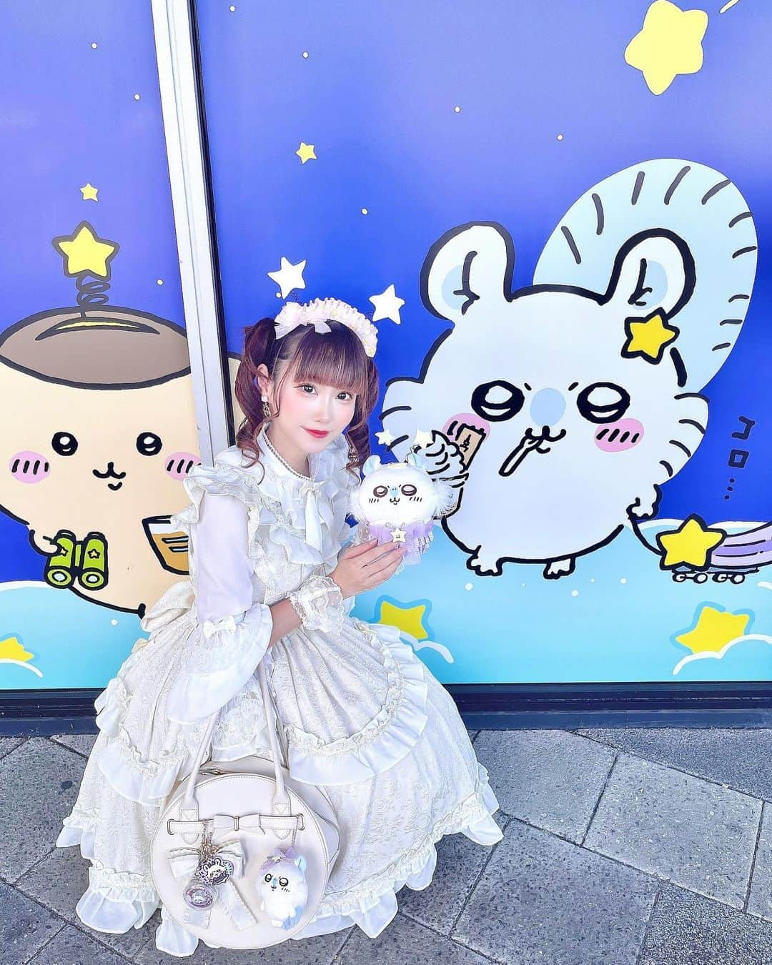 雨宮真梨子さんのインスタグラム写真 - (雨宮真梨子Instagram)「⁡ ⁡ ⁡ 大好きなモモンガちゃんと꒰՞o̴̶̷̤ᾥo̴̶̷̤՞꒱💜🍑🌟｡:* ⁡⁡ ⁡ ⁡ ⁡ #chiikawa #ちいかわ #ちいかわグッズ #ちいかわ好きな人と繋がりたい #ちいかわのいる生活 #ちいかわカフェ #ちいかわ星ふるスカイツリー #モモンガ #スカイツリー #ちいかわ好きと繋がりたい #ロリータ #ロリータファッション #ロリィタファッション #ロリィタ #ロリィタコーデ #ロリィタさんと繋がりたい #ロリータ服 #ロリータコーデ #kawaii #kawaiigirl #kawaiifashion #kawaiistyle #kawaiicute #可愛い女の子 #girlyfashion #kawaiidesu #babythestarsshinebright #axesfemmekawaii #axesfemmeでつながろう #axesfemme」11月18日 21時07分 - mariko_amemiya101