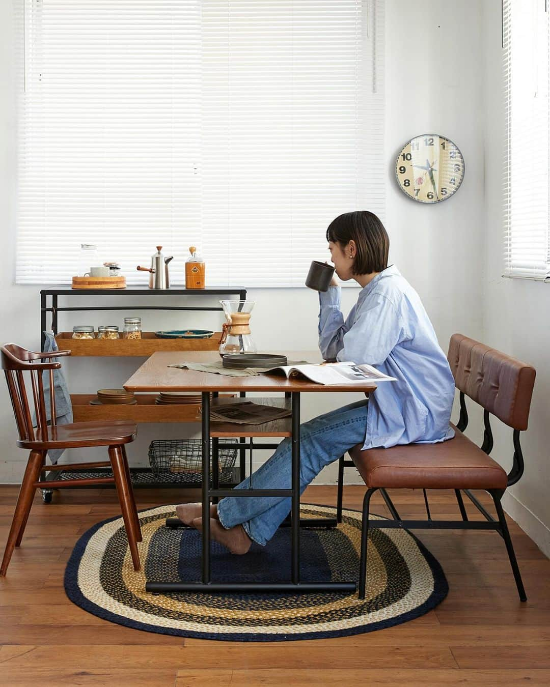 journal standard Furnitureさんのインスタグラム写真 - (journal standard FurnitureInstagram)「⁡ リビング・ダイニングを兼用できる人気シリーズ【 PAXTONE 】。待望の新作が登場！ ⁡ お手入れのしやすいPVCの生地に、様々なテイストにコーディネートしやすい落ち着いたブラウンカラー。 ⁡ すっきりとしたデザインのベンチは、省スペースでソファのようにくつろぐことも、ダイニングチェアとしてお食事することも◎ ⁡ ベンチの組み合わせで、お部屋の間取りや暮らしに合わせたコーディネートができます。 ⁡ — ⁡ PAXTON LD BENCH PVC ¥52,800 ⁡ PAXTON LD BENCH ARMPART PVC ¥9,350 ⁡ PAXTON LD TABLE  ¥44,000 ⁡ — ⁡ #journalstandardfurniture #acmefurniture #baycrews #furniture #diningroom #dininginterior #holidayseason #interior #bench #diningbench #diningtable #christmasdinner #homeparty #paxton」11月18日 21時18分 - js_furniture