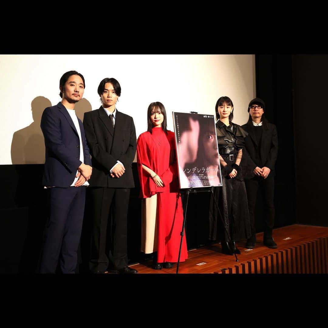 太田将熙のインスタグラム：「. 緒方貴臣監督 映画「シンデレラガール」  本日より公開されました。  医師の内藤重樹を演じました。 舞台挨拶も満席の中ありがとうございました。  ここから各地の映画館でも公開されていきますので是非。  #シンデレラガール」