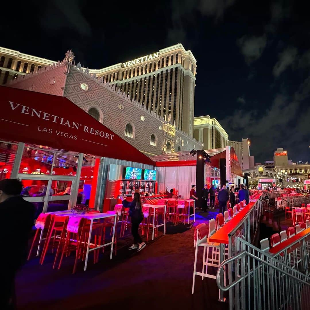 The Venetian Las Vegasさんのインスタグラム写真 - (The Venetian Las VegasInstagram)「Trackside viewing ✅」11月19日 3時01分 - venetianvegas