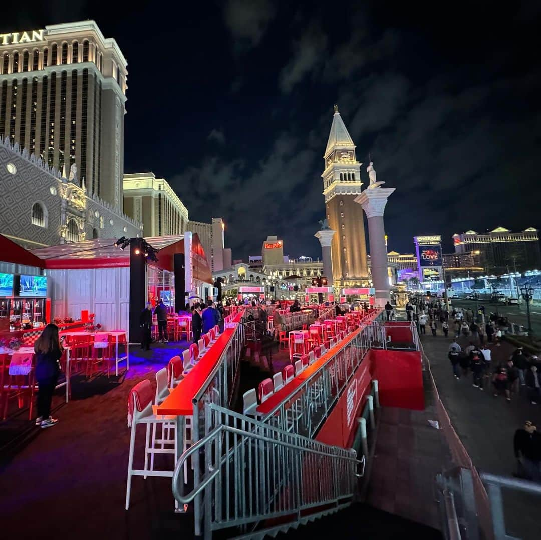 The Venetian Las Vegasさんのインスタグラム写真 - (The Venetian Las VegasInstagram)「Trackside viewing ✅」11月19日 3時01分 - venetianvegas