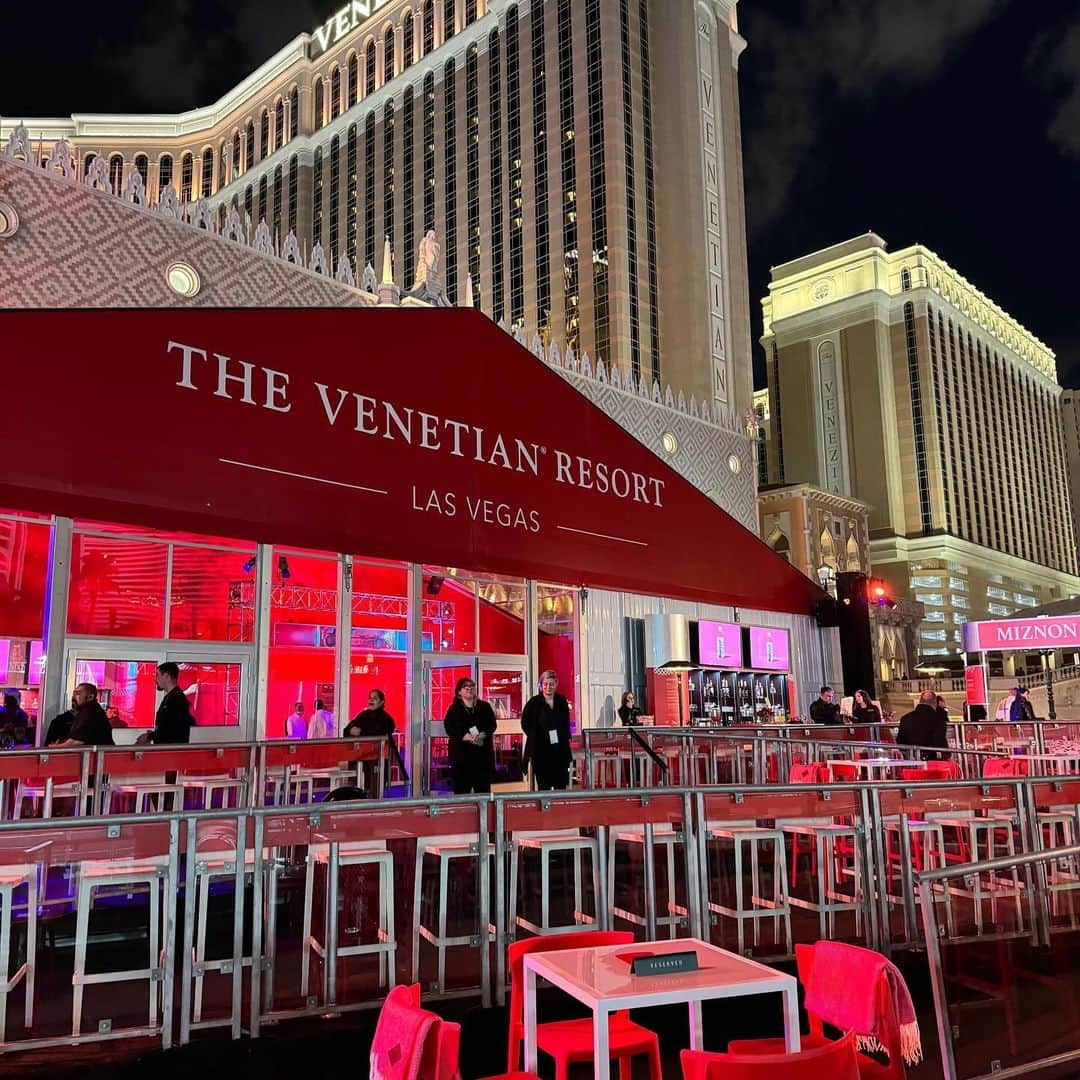 The Venetian Las Vegasさんのインスタグラム写真 - (The Venetian Las VegasInstagram)「Trackside viewing ✅」11月19日 3時01分 - venetianvegas