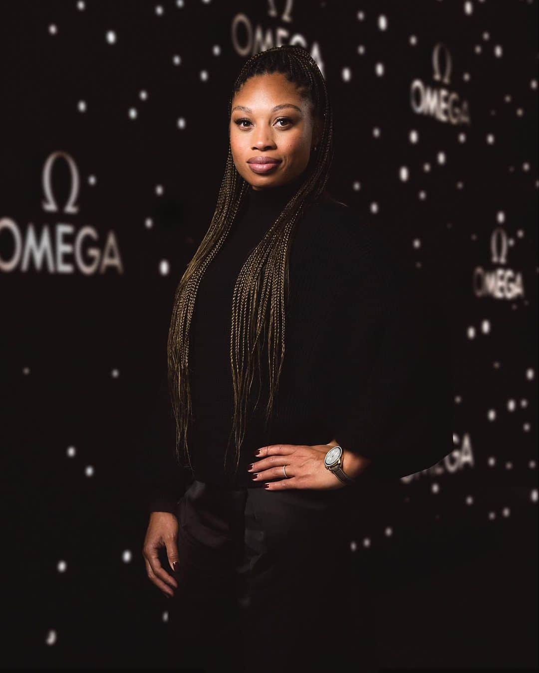 オメガのインスタグラム：「Another golden moment for two Olympic Games champions. At Planet OMEGA in New York, our friends Allyson Felix and Nathan Chen reveal their Speedmaster choices.  #OMEGA  #OMEGAOfficialTimekeeper @AllysonFelix  @NathanWChen」