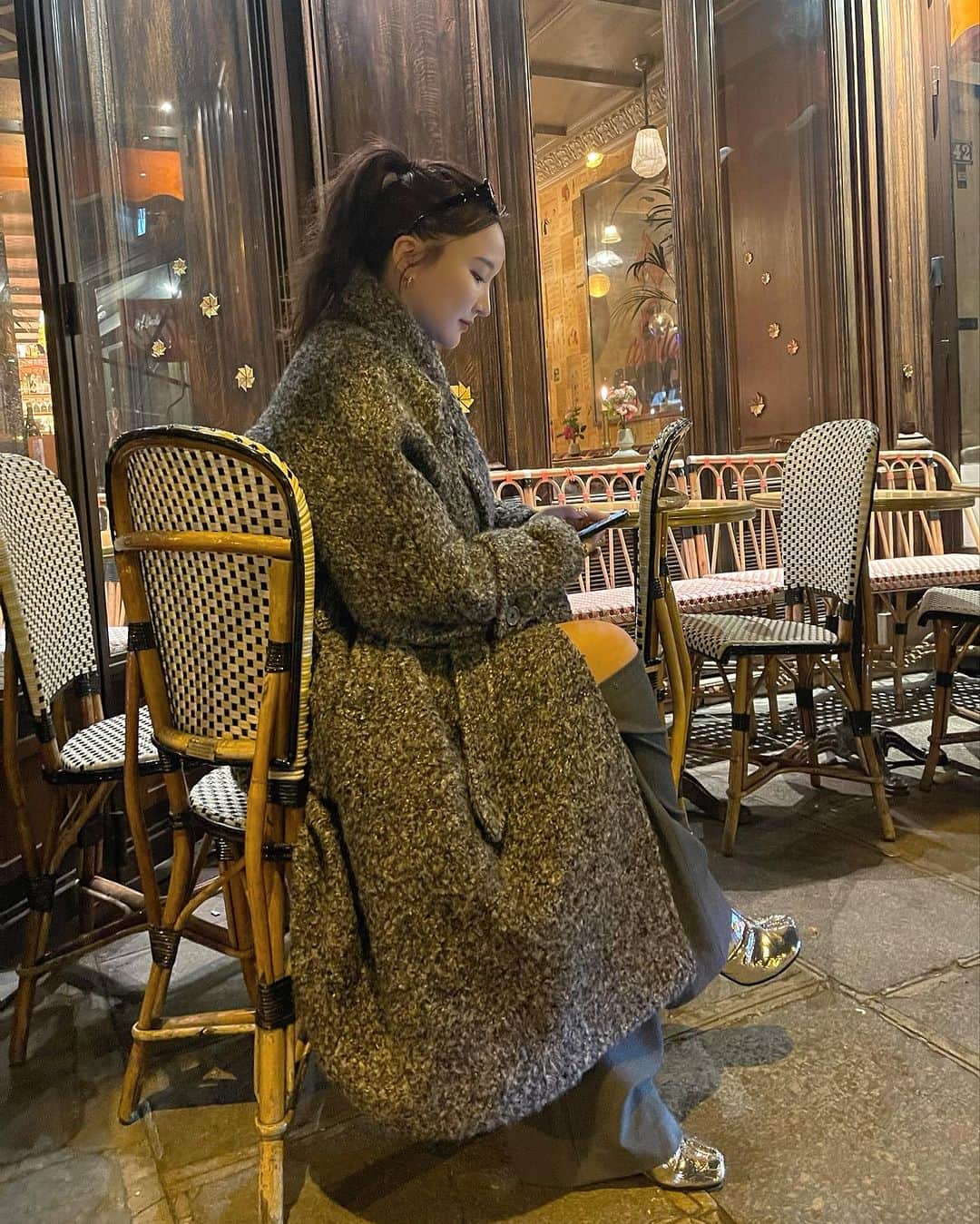 白倉あやさんのインスタグラム写真 - (白倉あやInstagram)「Paris night〜 new coat by TOÉ!!coming soon」11月18日 21時39分 - shirakur_a