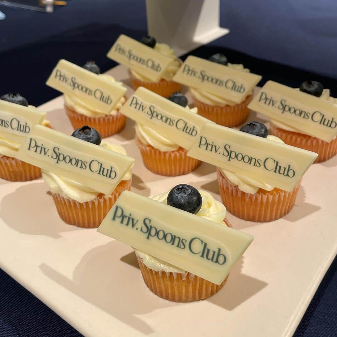 長江愛美さんのインスタグラム写真 - (長江愛美Instagram)「@privspoonsclub  launch party🧁🎊  リブランドしたプライベートスプーンズクラブ🥄 大人っぽく、とっても可愛いデザインがたくさんで、 部屋着にするにはもったいない🥹🖤  みんなに見せたくなる可愛いすぎるラグジュアリールームウェア💋  欲しいのたくさんだった💘  @privspoonsclub  #プライベートスプーンズクラブ  #ラグジュアリー #ルームウェア」11月18日 21時52分 - manamin.512