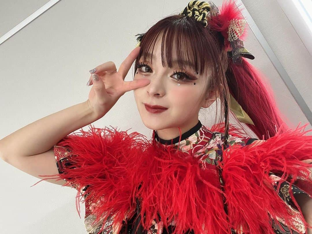 MARiAさんのインスタグラム写真 - (MARiAInstagram)「ANIMAX MUSIX2023 今年も本当にありがとうございました✨🫶🏻  お祭り騒ぎ楽しかった♡  日本のみんなとはまた１２月ワンマンでお愛しましょう♡  #GARNiDELiA #MARiA #ガルニデ　#animaxmusix #メイリア」11月18日 21時45分 - maria_grnd