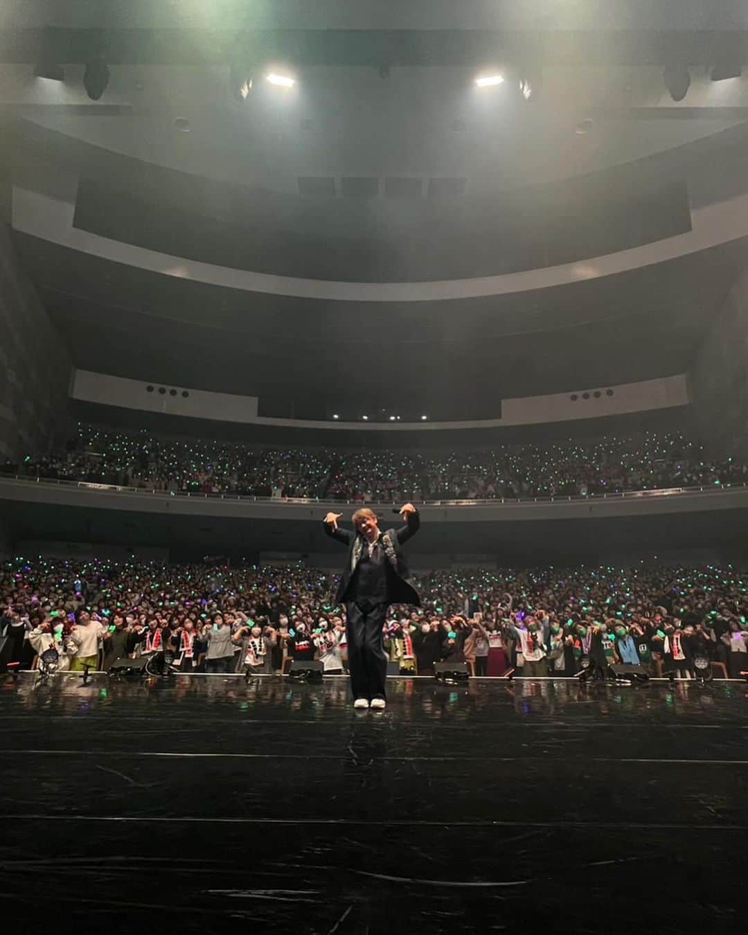 香取慎吾さんのインスタグラム写真 - (香取慎吾Instagram)「全国追加公演ライブ #BlackRabbit 広島文化学園HBGホール で今日千秋楽でした。 幸せ空間でした。 また一緒に 音楽で繋がりましょう！  BlackRabbitに 遊びに来てくれた皆さん スタッフのみんな #SNGband のみんな #SNGdancers のみんな  ありがとう #アイシテマース」11月18日 21時46分 - katorishingo_official