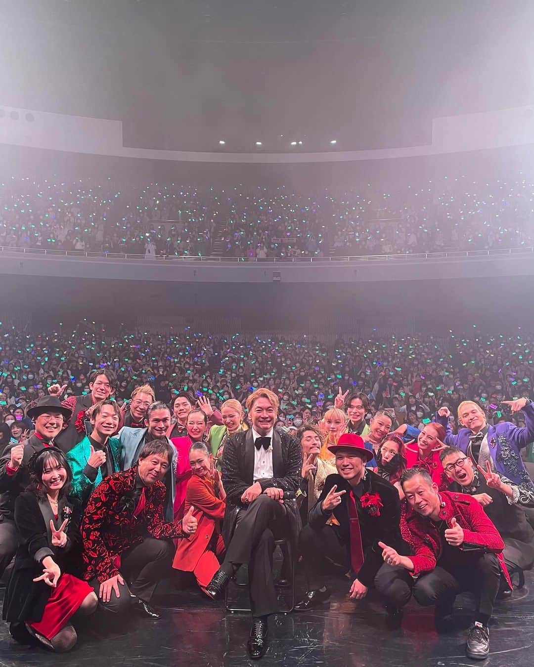 香取慎吾さんのインスタグラム写真 - (香取慎吾Instagram)「全国追加公演ライブ #BlackRabbit 広島文化学園HBGホール で今日千秋楽でした。 幸せ空間でした。 また一緒に 音楽で繋がりましょう！  BlackRabbitに 遊びに来てくれた皆さん スタッフのみんな #SNGband のみんな #SNGdancers のみんな  ありがとう #アイシテマース」11月18日 21時46分 - katorishingo_official