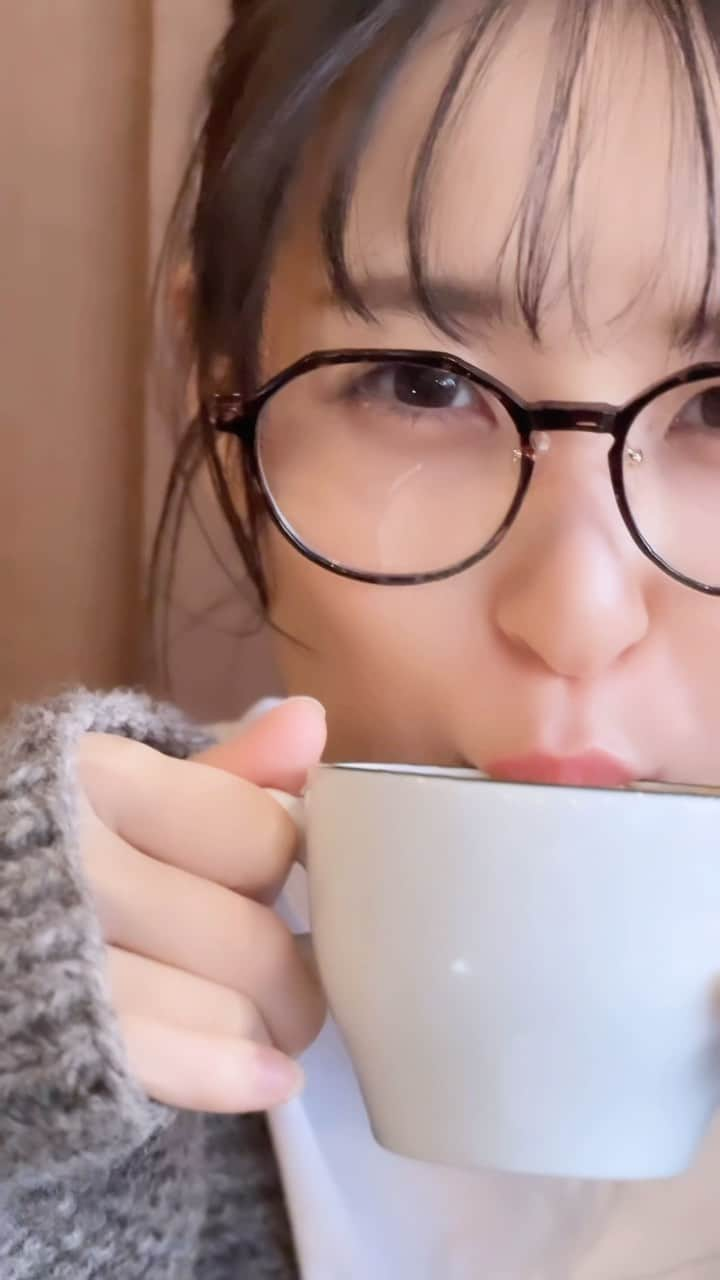 中崎絵梨奈のインスタグラム：「すてきカフェを見つけてご機嫌☕️」