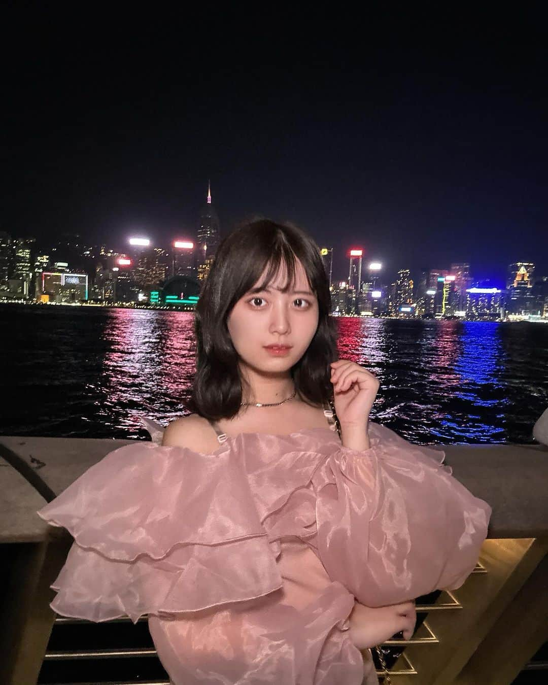 佐藤かれんさんのインスタグラム写真 - (佐藤かれんInstagram)「香港にきたよーん！🇭🇰  20:00〜やってるナイトショー綺麗だったな🎡  #hongkong  #香港 #hometown #hk #hknightlife #hknight #hknightview #travel #海外旅行 #海外旅行好きな人と繋がりたい #香港旅行 #香港観光 #香港夜景 #尖沙咀 #尖沙咀cafe #チムサーチョイ #チムサーチョイ観光 #香港空港 #香港エクスプレス #夜景 #イルミネーション #japanesegirl #女子大生の日常 #旅行好きな人と繋がりたい #旅行記 #大学生旅行 #hongkongtravel #格安旅行」11月18日 21時49分 - berobero_baaa