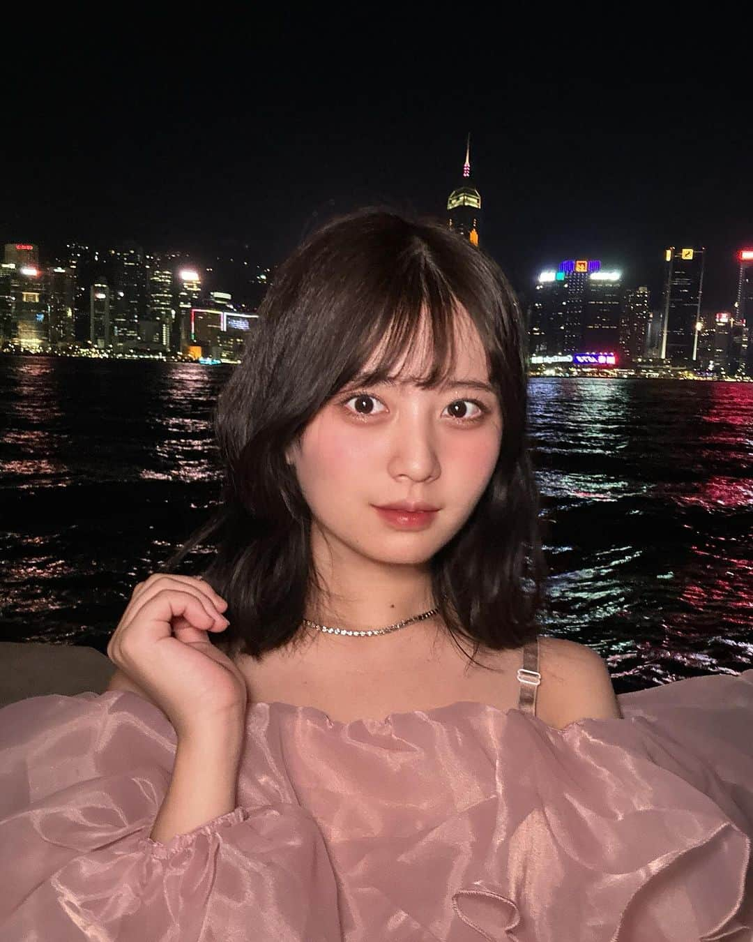 佐藤かれんさんのインスタグラム写真 - (佐藤かれんInstagram)「香港にきたよーん！🇭🇰  20:00〜やってるナイトショー綺麗だったな🎡  #hongkong  #香港 #hometown #hk #hknightlife #hknight #hknightview #travel #海外旅行 #海外旅行好きな人と繋がりたい #香港旅行 #香港観光 #香港夜景 #尖沙咀 #尖沙咀cafe #チムサーチョイ #チムサーチョイ観光 #香港空港 #香港エクスプレス #夜景 #イルミネーション #japanesegirl #女子大生の日常 #旅行好きな人と繋がりたい #旅行記 #大学生旅行 #hongkongtravel #格安旅行」11月18日 21時49分 - berobero_baaa