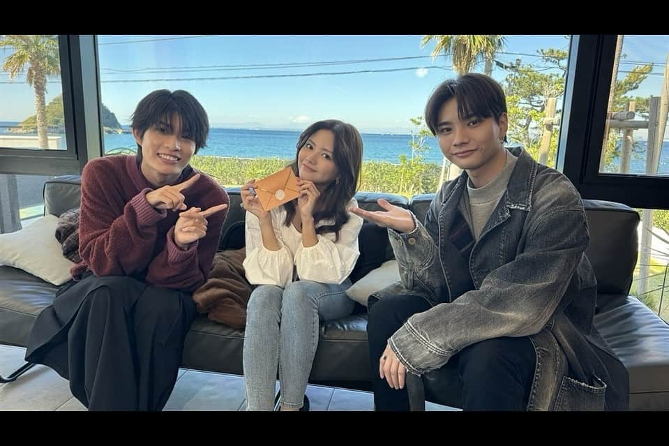 徳本夏恵（なちょす）さんのインスタグラム写真 - (徳本夏恵（なちょす）Instagram)「情報解禁。  テレビ朝日11/25&12/2  24:30〜25:00放送 『#恋するシナリオ』に #柊太朗 さんと  #OWV中川勝就 さんと 出演させていただく事となりました✨  台本に従いながらも、 選択肢で恋の未来が変わる 恋愛リアリティとはまた違った、 体験型ラブ・モキュメンタリー。  久しぶりの動画のお仕事と、 初のモキュメンタリー＆ヒロインということもあり、 どきどきやったのだけども、 とっても楽しかった。 お楽しみにしててください❤︎ テラサでも配信されます。❤︎」11月18日 21時50分 - nachos_kimono