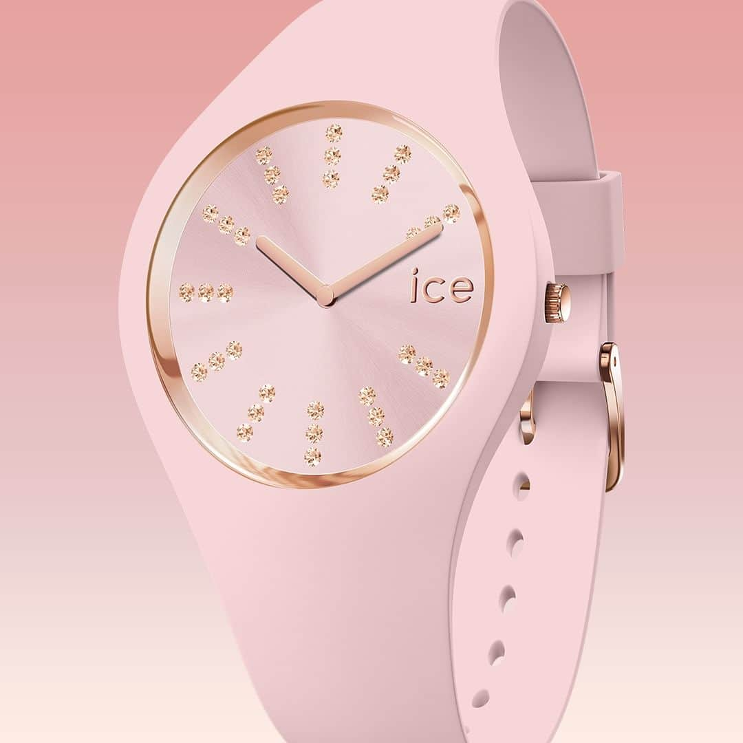 アイスウォッチのインスタグラム：「Thanks to its flexible pink silicone strap, this watch will provide you with comfort and flexibility with each of your movements. 💗  #icewatch #icecosmos #shining #brillant #diamond #pink #fashion #lovely #trendy #feminine」