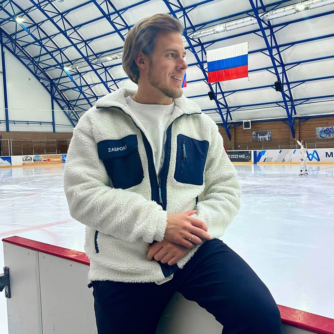ニキータ・カツァラポフのインスタグラム：「В 16:30 танцы на льду Смотрим и болеем вместе🔥」