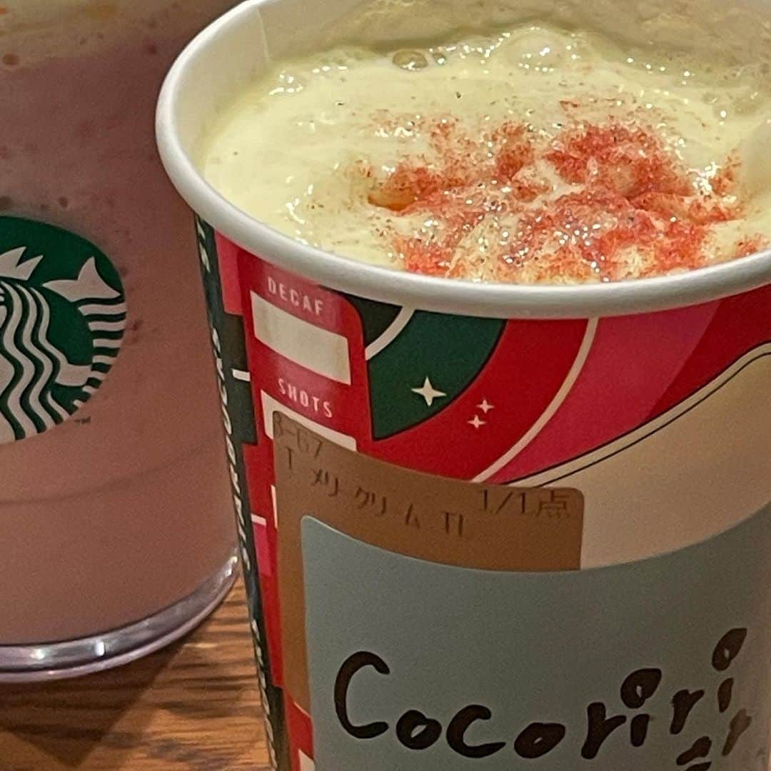 新田湖子のインスタグラム：「メリークリームティーラテ🎅🏼🥨🧦🪄 ラテの名前こんな可愛い事ある、？♡」