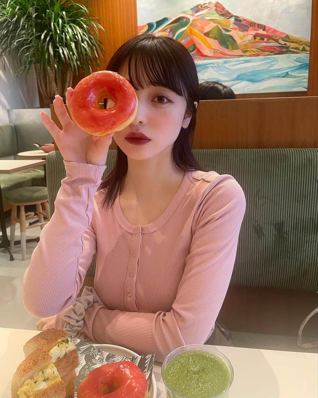 新田湖子のインスタグラム：「空き時間すぐカフェ探してしまう🕵🏼 沢山撮ってくれたので何枚か投下＾＾＾＾ 幸せ時間すぎて住みたい🏠」