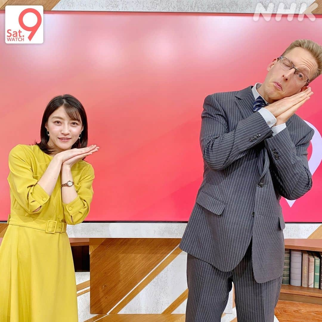 NHK「ニュースウオッチ９」のインスタグラム：「みなさんはよく眠れてますか？ ゲストの #厚切りジェイソン さんと📸  11月18日の #サタデーウオッチ9   ✅拡大する“睡眠”市場 ✅JR渋谷駅の工事で山手線一部運休 ✅少子化対策 韓国では ✅最新技術で“推しだけを”  などをお伝えしました  #赤木野々花」