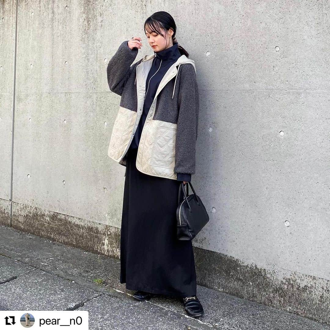 lbcmarketのインスタグラム：「@pear__n0 さん素敵な投稿ありがとうございます😍❣️  #Repost @pear__n0 with @use.repost ・・・ ' @lbc_official_  ボアキルトミドルコート.  本日500円OFFクーポンが出ています📣 . . outer / @lbc_official_  tops / @adametrope  skirt / @willfully_official  bag / @aeta_photo  loafer / @adametrope  . . #pr #冬コーデ #シンプルコーデ #レイヤードコーデ #大人カジュアル #ボアジャケット #キルティングジャケット #lbc #ハーフジップ #ローファー #ビットローファー #スクエアトゥ #adametrope #アダムエロペ #ロングスカート #ペンシルスカート #willfully #ハンドバッグ #ボストンバッグ #aeta」