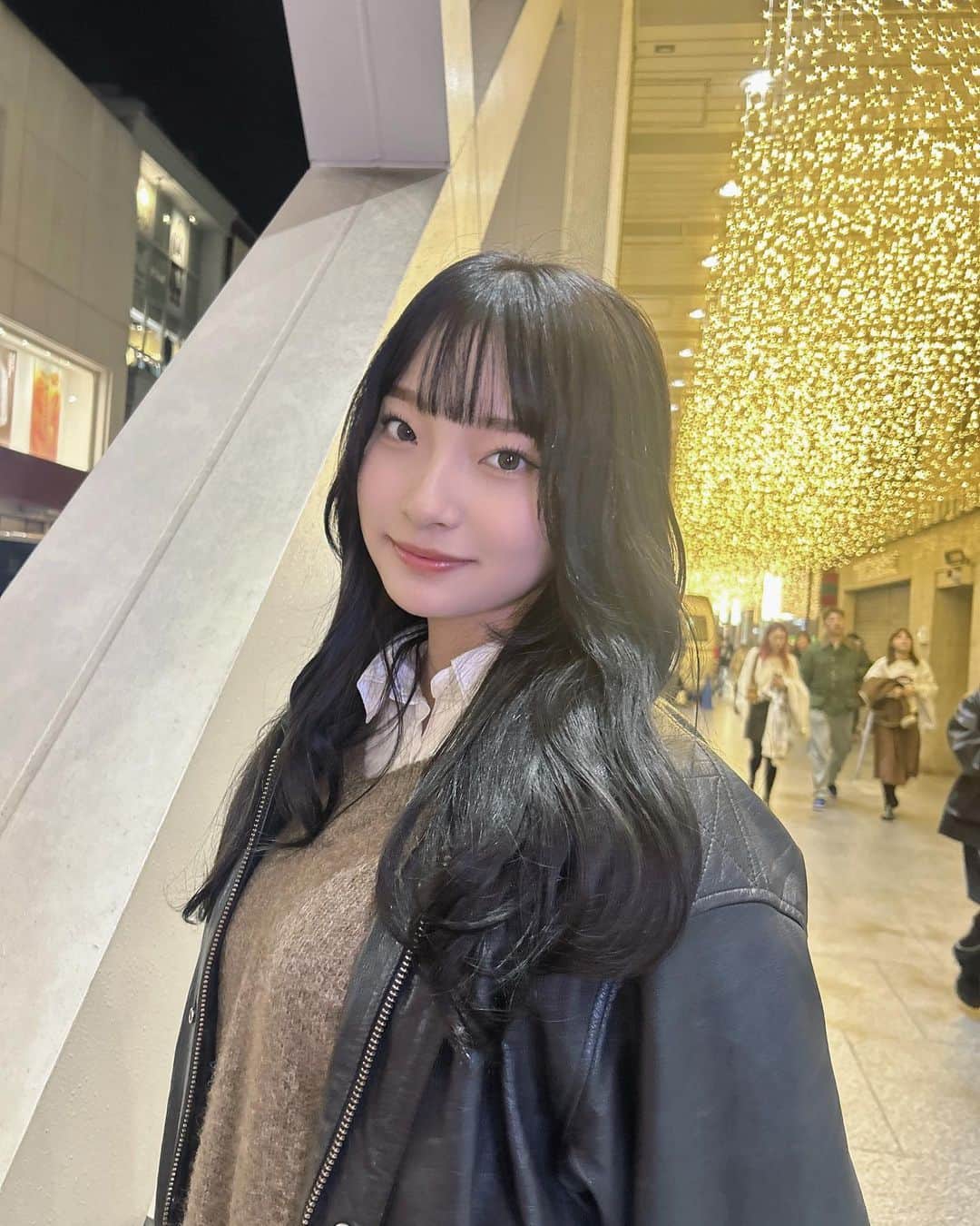 里仲菜月のインスタグラム：「髪染めた〜どうですかー！」