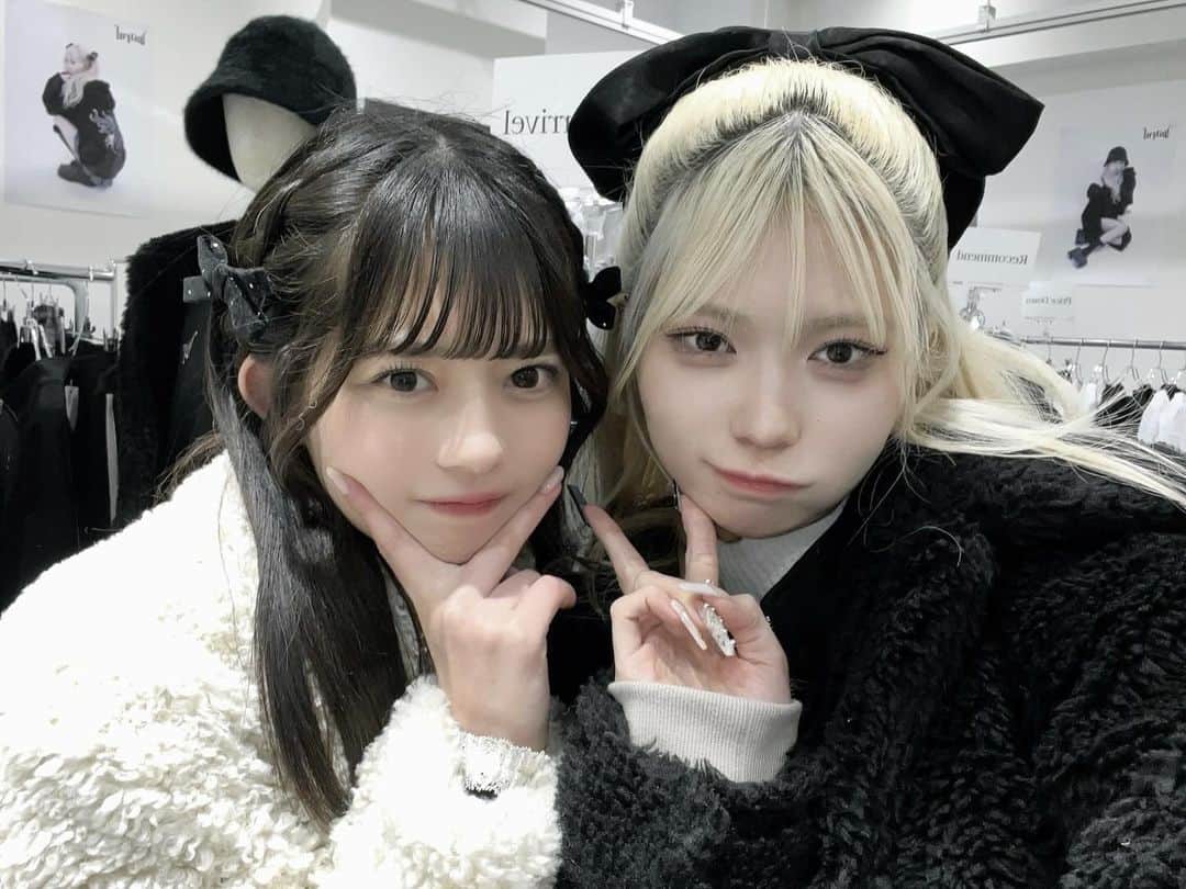 のインスタグラム：「🖤🤍」