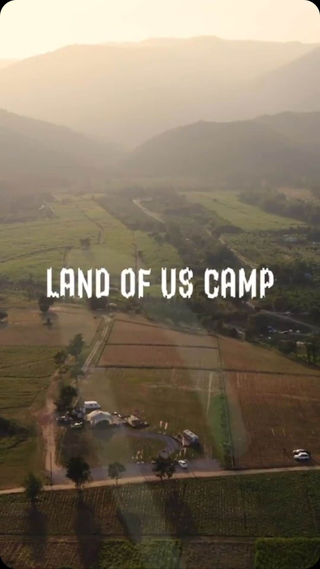 ウンセン・ウィリティパー・パックディープラソンのインスタグラム：「LAND OF MUSIC พบความสนุกสุดๆกับเสียงเพลง ท่ามกลางบรรยากาศธรรมชาติกับวิวภูเขา 360 องศาที่สวยมากๆ มาฟังเพลงรับลมหนาวกันได้ในวันที่ 23 ธันวาคม 66 นี้ ที่ Land of us Camp สวนผึ้ง จ.ราชบุรี @landofuscamp @landofmusicth  ติดต่อสอบถามซื้อบัตรได้ที่  📞 093-939-1924 Line : @landofuscamp Link จำหน่ายบัตร : https://www.theconcert.com/5001864/23dec ห้ามพลาด!!!  #landofmusic #landofuscamp」