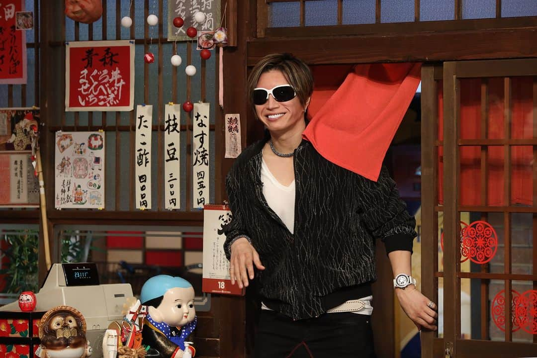 TBS「人生最高レストラン」のインスタグラム：「加藤浩次さんが GACKT さんの食と人生をネホリハホリ🔥 マレーシアで発見🍲ナゾの絶品鍋😋 店を貸し切りにする🍜絶品つけ麺😋 超衝撃の初体験🥩極上焼き肉😋 マレーシアは天国💕でも日本は…スターゆえの悩みとは⁉ 今夜 11 時 30 分放送📺TBS「人生最高レストラン」🍽 お見逃しなく‼‼‼  #tbs #人生最高レストラン #人生 #人生最高 #レストラン #サントリー #GACKT #映画 #翔んで埼玉 #マレーシア #大河ドラマ #緒形拳 #50歳 #アーティスト #俳優 #MOONCHILD #HYDE #鍋 #めん #焼き肉 #加藤浩次 #島崎和歌子 #宇賀神メグ #高橋茂雄 #YOU #グルメ #飯テロ #食テロ #料理 #レシピ」