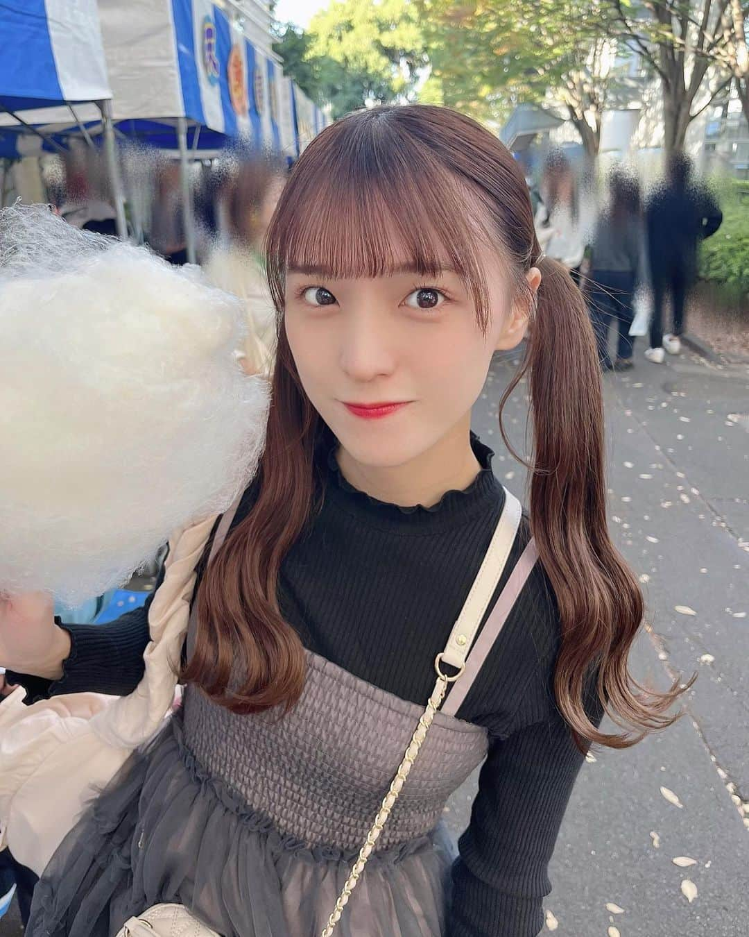 茉城奈那さんのインスタグラム写真 - (茉城奈那Instagram)「3枚載せた〜(*´꒳`*) ⁡ 学園祭でわたあめを手に入れた🥺 ⁡ ⁡ ⁡ ⁡ ⁡ #アイドル #地下アイドル #idol #ınstagood #ヘアアレンジ #ツインテール #ツインテールアレンジ #ピンクブラウン #ブラウンカラー #グレージュ #学園祭」11月18日 22時32分 - nanchan_1010