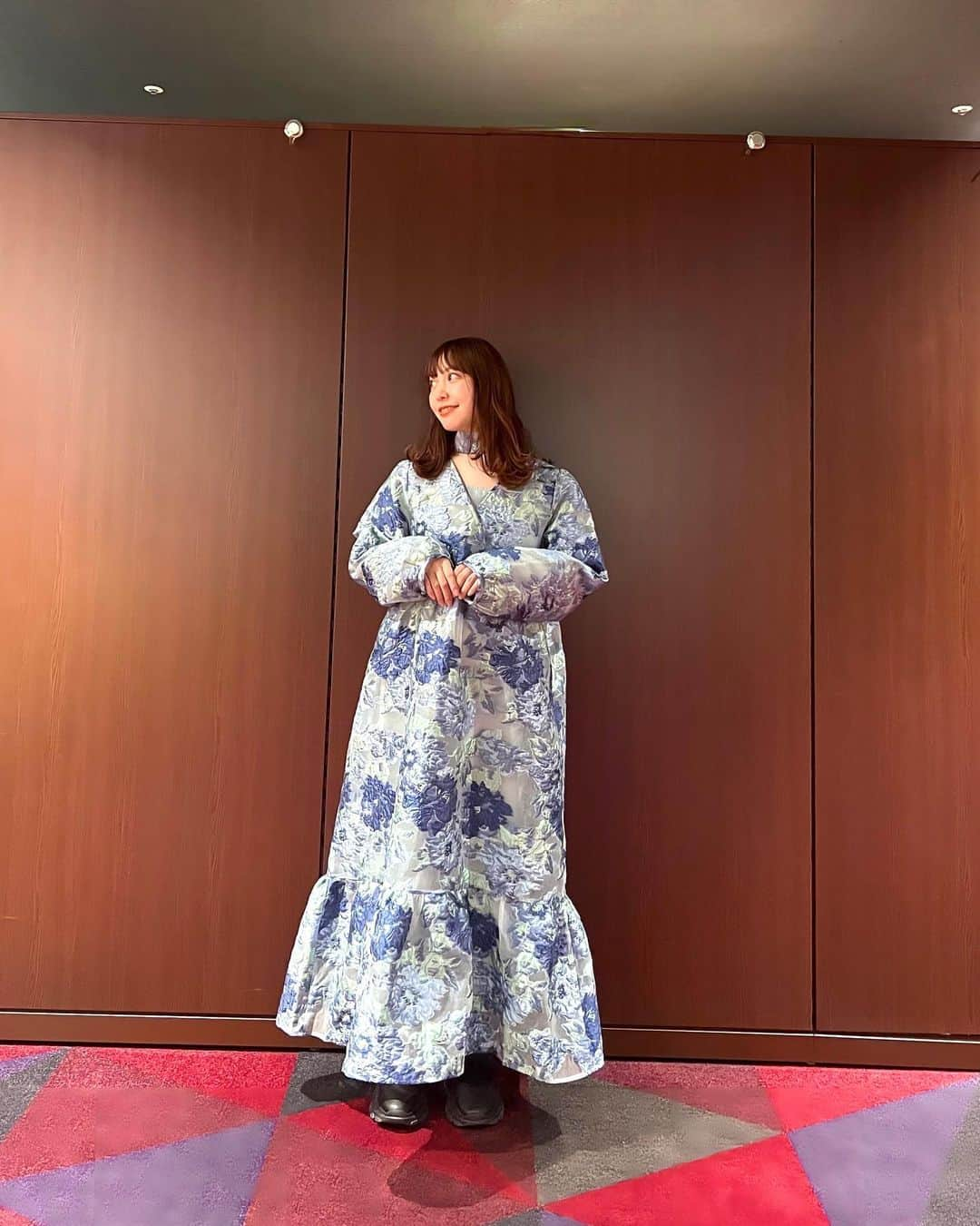 木村ミサさんのインスタグラム写真 - (木村ミサInstagram)「👗🩵🎞️  映画「ファンファーレ」 トークショーのお衣装🩵  👗@dear_sisterhood   空色っていうワードが、映画の中にでてきたから 親近感爆上がりで、空色なワンピース着ました🐰🩵 とてもかわいい。こういう時いつもsisterhood着てる気がする☺️  元アイドルのセカンドキャリアっていう題材って、中々描くの難しいのかなと思うけど、 柔らかく、鋭く、とても良い作品でした。 わたしもアイドルのセカンドキャリアとしていま頑張っているから もしセカンドキャリアに煮詰まってる子が近くにいたときは 手を差し伸べてあげられる人間になりたいな🪄  #ootd #code #dearsisterhood #idolproducer #コーデ #私服 #マタニティコーデ」11月18日 22時33分 - misaxmas