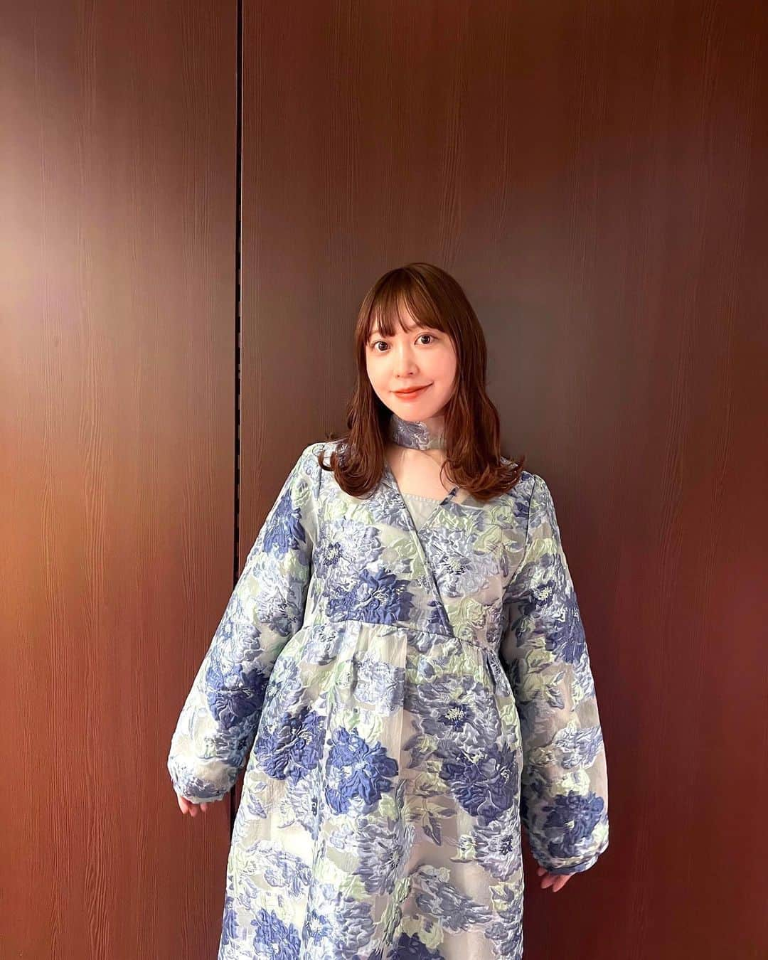 木村ミサのインスタグラム：「👗🩵🎞️  映画「ファンファーレ」 トークショーのお衣装🩵  👗@dear_sisterhood   空色っていうワードが、映画の中にでてきたから 親近感爆上がりで、空色なワンピース着ました🐰🩵 とてもかわいい。こういう時いつもsisterhood着てる気がする☺️  元アイドルのセカンドキャリアっていう題材って、中々描くの難しいのかなと思うけど、 柔らかく、鋭く、とても良い作品でした。 わたしもアイドルのセカンドキャリアとしていま頑張っているから もしセカンドキャリアに煮詰まってる子が近くにいたときは 手を差し伸べてあげられる人間になりたいな🪄  #ootd #code #dearsisterhood #idolproducer #コーデ #私服 #マタニティコーデ」