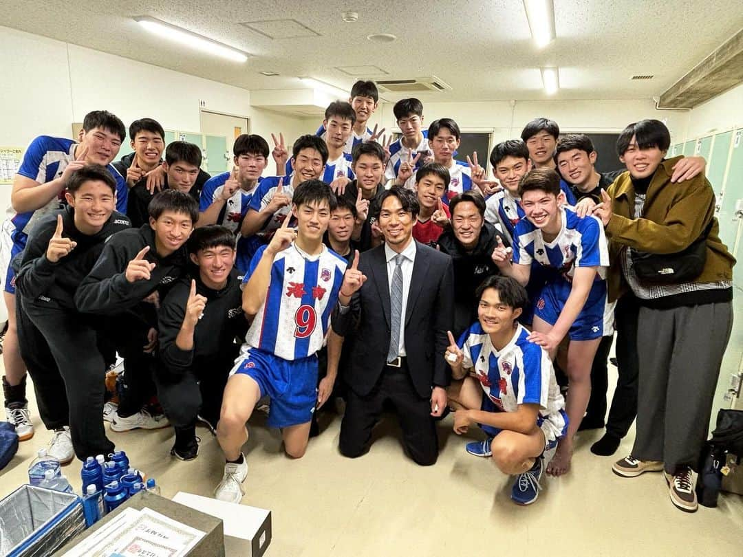 福澤達哉さんのインスタグラム写真 - (福澤達哉Instagram)「*** What a intense match🔥 #春高バレー #京都予選決勝 #洛南高校 #東山高校 #京都のバレーが熱い #素晴らしい試合でした #まさに死闘 #母校の久しぶりの春高出場 #東山という最大のライバルがいたからこそ #たどり着いた最高の結果 #春高本戦も楽しみです #京都を制するものは全国を制する #チャオ」11月18日 22時33分 - 1tatsu5