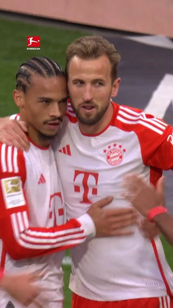 ブンデスリーガのインスタグラム：「Name a better duo than these two if you can 🇩🇪🌟🏴󠁧󠁢󠁥󠁮󠁧󠁿  #Bundesliga | @FCBayern | @LeroySane | @HarryKane」
