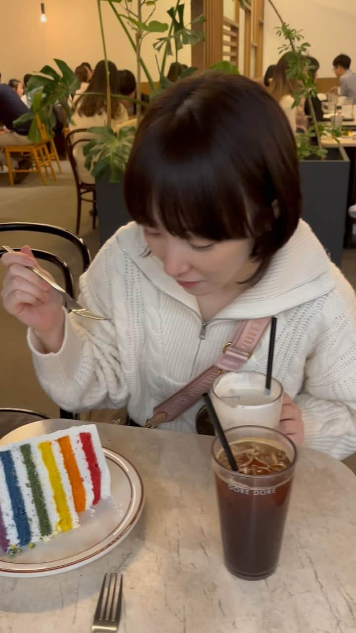 ソ・ヒョウオンのインスタグラム：「주말 ☕️🍰」