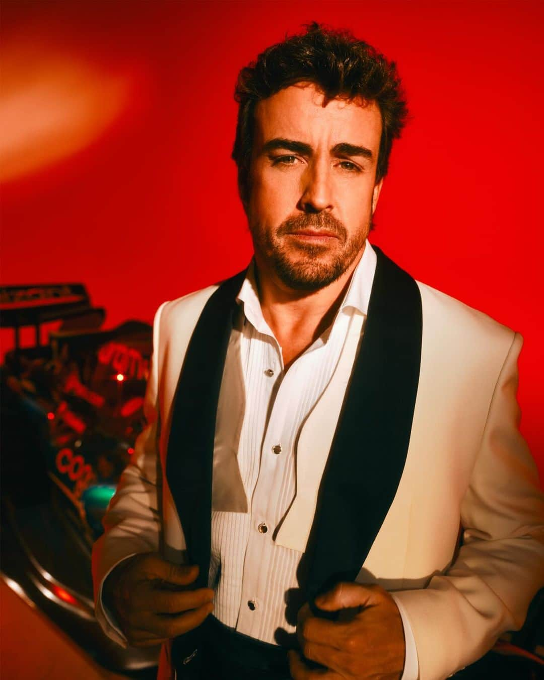 ヒューゴボスのインスタグラム：「In the build-up to the Las Vegas Grand Prix, BOSS ambassador #FernandoAlonso and teammate #LanceStroll get Vegas-ready, set to an incandescent backdrop inspired by the city’s sunsets #RaceLikeABOSS #BeYourOwnBOSS」