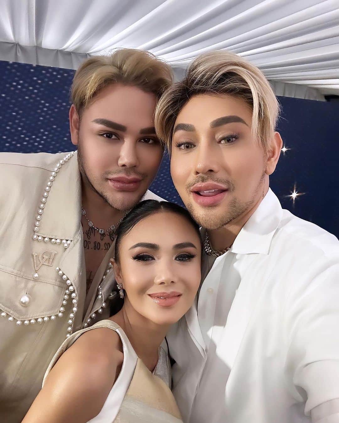 Ivan Gunawanのインスタグラム：「Bintang bintangnya @drgdevya   #CARENDELANO #IVANGUNAWAN #YUNISHARA #ANGELKARAMOY」