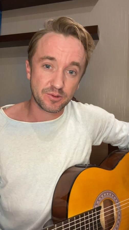 トム・フェルトンのインスタグラム：「@davidholmes83 @greatormondst ❤️」