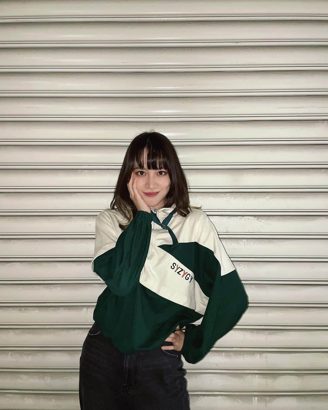 下口ひななさんのインスタグラム写真 - (下口ひななInstagram)「🤍💚🖤 ⁡ ⁡ ⁡ ⁡ 握手会は本当に楽しいですね✌️ この時を待っててよかったと思えます！ また明日ね！ ⁡ ⁡ #握手会 #幕張メッセ #akb48」11月18日 23時22分 - shimoguchi__177