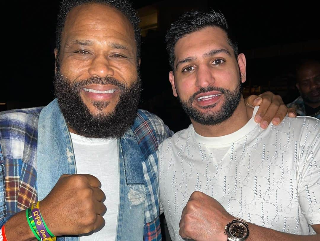 アンソニー・アンダーソンさんのインスタグラム写真 - (アンソニー・アンダーソンInstagram)「Minding my business in Saudi and look who I bump into. @postmalone @amirkingkhan I walk into a dressing room and @shaolindaillest and crew started chanting “whoop Dat trick” Our art is amazing. It traverses the world and connects us all! Thanks for the hook up @saud.013 and Post you put on a great f*cking show! #saudi #justakidfromcompton #huskyandhandsome #acbarbeque」11月18日 23時27分 - anthonyanderson