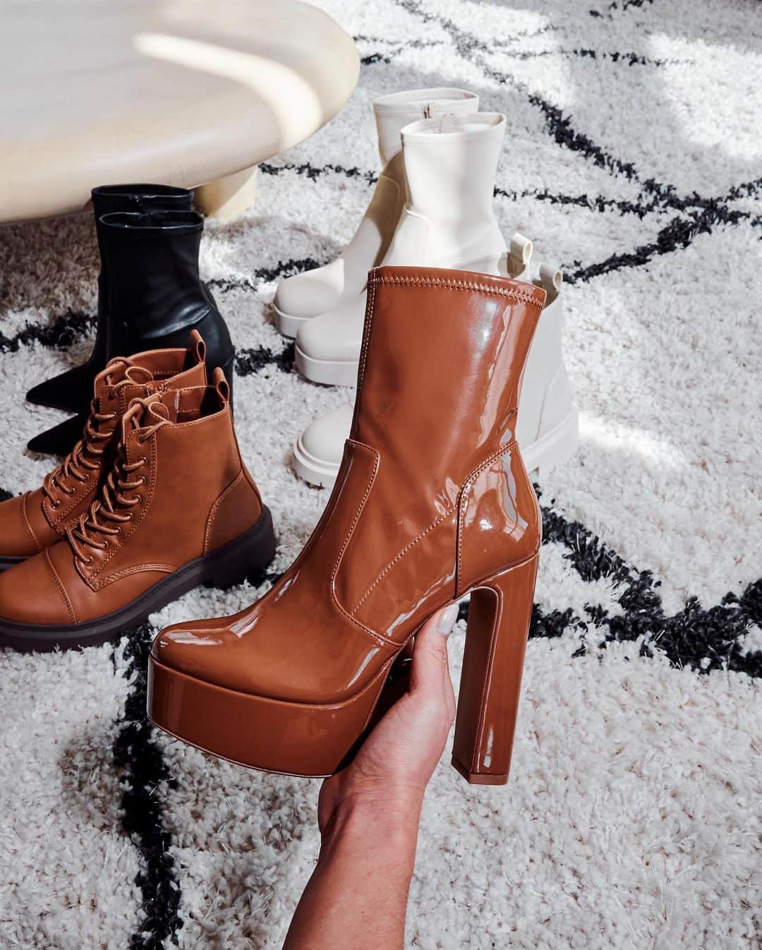 ALDO shoesのインスタグラム：「That boot you wanted? It’s on sale right now. Shop Black Friday deals on our wide assortment of statement-making boots for fall & beyond, on now for a limited time. #ALDOShoes」
